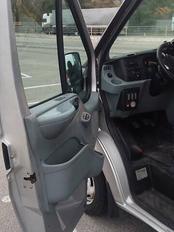 Сірий Форд Транзит, об'ємом двигуна 2.2 л та пробігом 300 тис. км за 8300 $, фото 28 на Automoto.ua