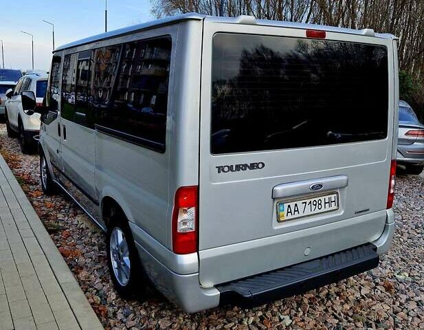 Сірий Форд Транзит, об'ємом двигуна 2.2 л та пробігом 228 тис. км за 11500 $, фото 5 на Automoto.ua
