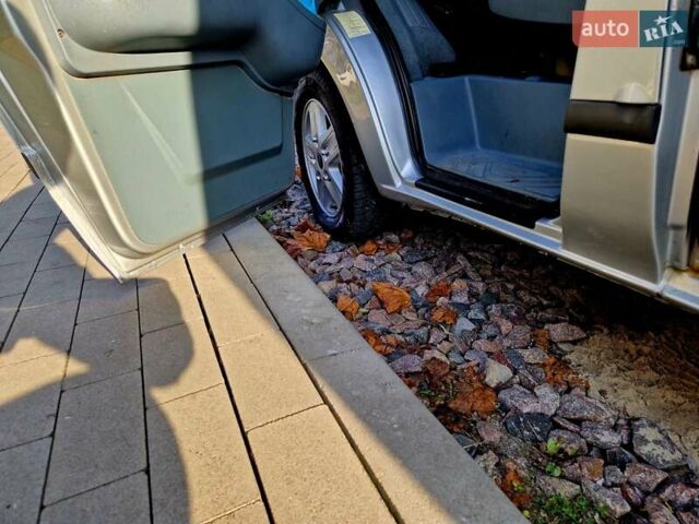 Сірий Форд Транзит, об'ємом двигуна 2.2 л та пробігом 228 тис. км за 11500 $, фото 18 на Automoto.ua