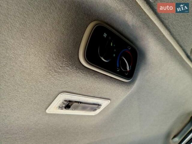 Сірий Форд Транзит, об'ємом двигуна 2.2 л та пробігом 228 тис. км за 11500 $, фото 34 на Automoto.ua