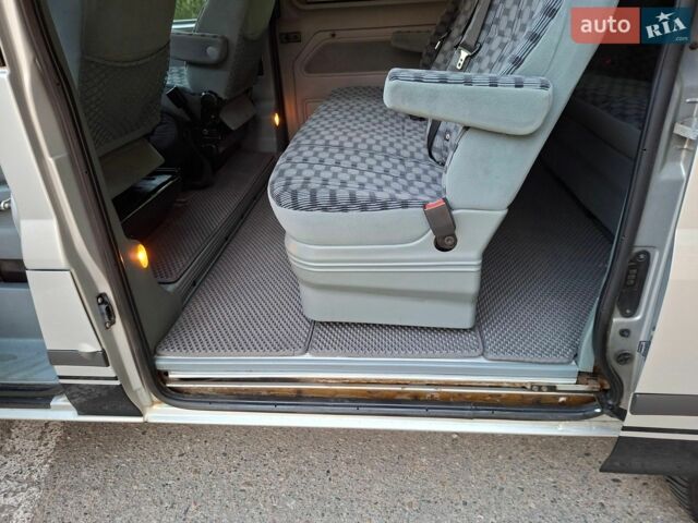 Сірий Форд Транзит, об'ємом двигуна 2.2 л та пробігом 240 тис. км за 13500 $, фото 27 на Automoto.ua
