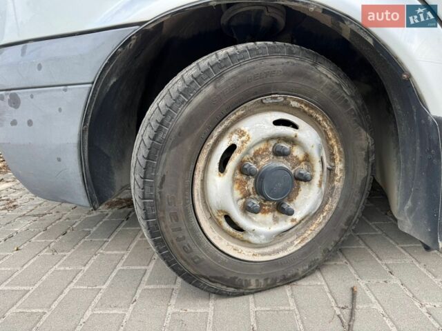 Серый Форд Транзит, объемом двигателя 2.2 л и пробегом 340 тыс. км за 8500 $, фото 4 на Automoto.ua