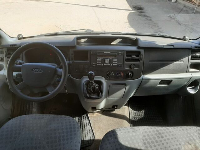 Серый Форд Транзит, объемом двигателя 2.2 л и пробегом 194 тыс. км за 8800 $, фото 4 на Automoto.ua