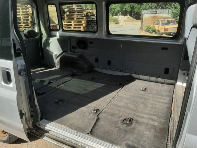 Серый Форд Транзит, объемом двигателя 2.2 л и пробегом 194 тыс. км за 8800 $, фото 3 на Automoto.ua