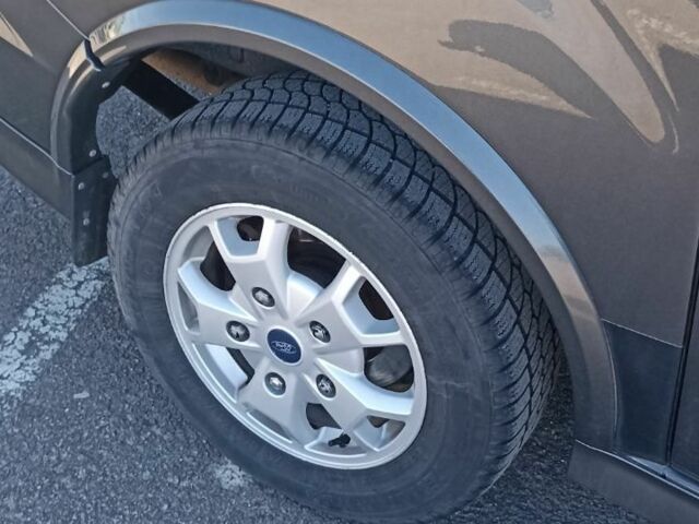 Серый Форд Транзит, объемом двигателя 2.2 л и пробегом 220 тыс. км за 11300 $, фото 2 на Automoto.ua