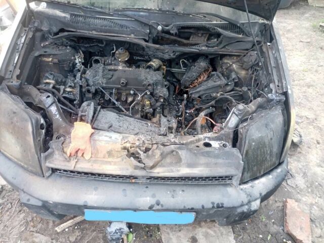 Форд Транзит 2006 в Ичне на Automoto.ua Серый Форд Транзит, объемом двигателя 0 л и пробегом 2 тыс. км за 500 $, фото 3 на Automoto.ua