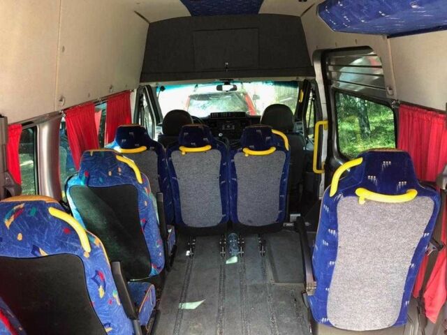 Сірий Форд Транзит, об'ємом двигуна 2.2 л та пробігом 240 тис. км за 8500 $, фото 6 на Automoto.ua
