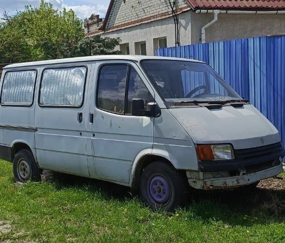Сірий Форд Транзит, об'ємом двигуна 0 л та пробігом 300 тис. км за 1100 $, фото 4 на Automoto.ua