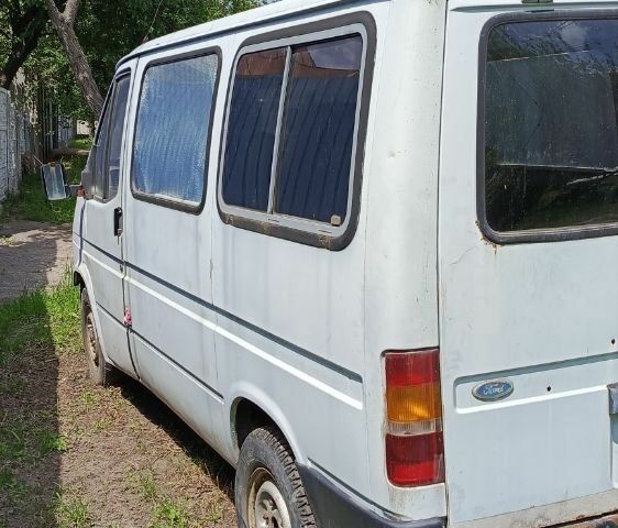 Сірий Форд Транзит, об'ємом двигуна 0 л та пробігом 300 тис. км за 1100 $, фото 3 на Automoto.ua