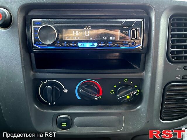 Сірий Форд Транзит, об'ємом двигуна 2 л та пробігом 0 тис. км за 5700 $, фото 10 на Automoto.ua