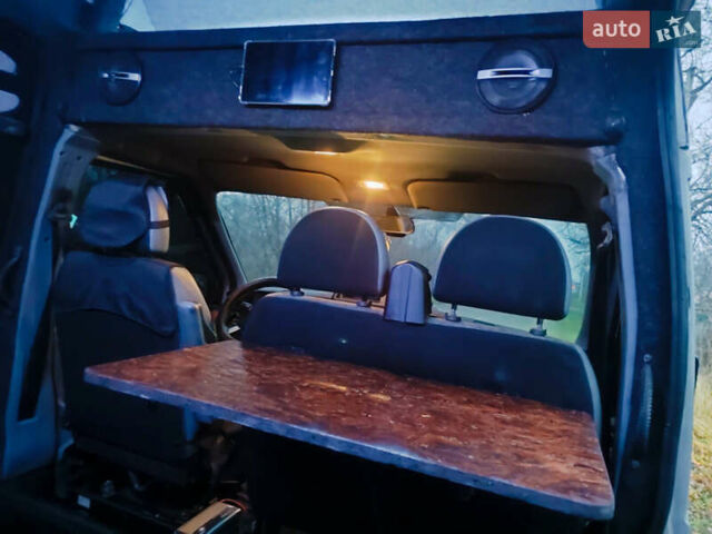 Сірий Форд Транзит, об'ємом двигуна 2.4 л та пробігом 288 тис. км за 9500 $, фото 18 на Automoto.ua
