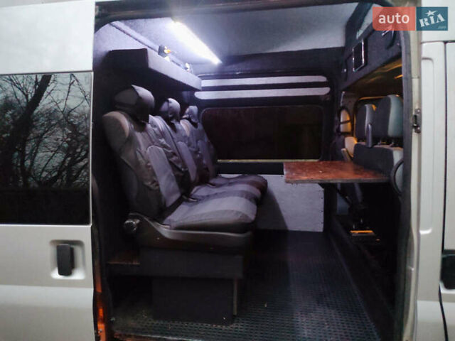Сірий Форд Транзит, об'ємом двигуна 2.4 л та пробігом 288 тис. км за 9500 $, фото 16 на Automoto.ua