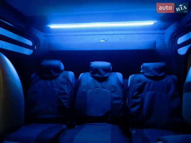 Сірий Форд Транзит, об'ємом двигуна 2.4 л та пробігом 288 тис. км за 9500 $, фото 10 на Automoto.ua