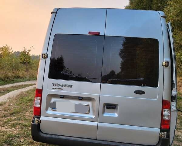 Серый Форд Транзит, объемом двигателя 2.2 л и пробегом 200 тыс. км за 13000 $, фото 1 на Automoto.ua