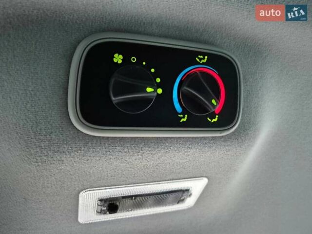 Сірий Форд Транзит, об'ємом двигуна 2.2 л та пробігом 270 тис. км за 13250 $, фото 27 на Automoto.ua