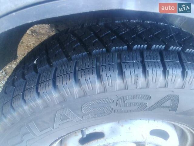 Синій Форд Транзит, об'ємом двигуна 2.2 л та пробігом 200 тис. км за 9000 $, фото 2 на Automoto.ua