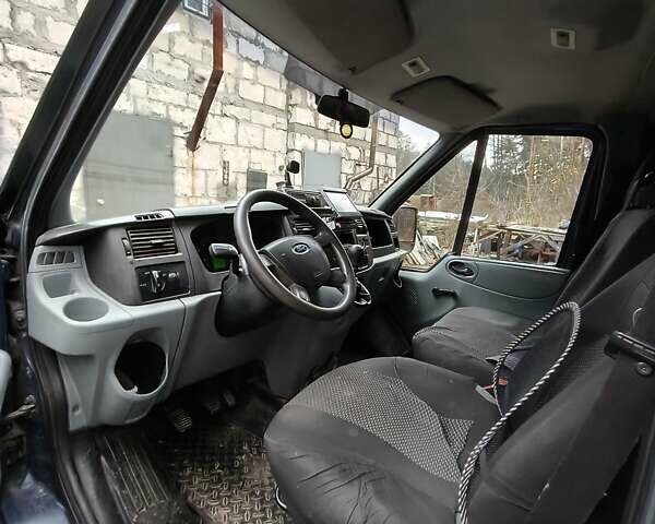Синій Форд Транзит, об'ємом двигуна 2.4 л та пробігом 400 тис. км за 11500 $, фото 3 на Automoto.ua