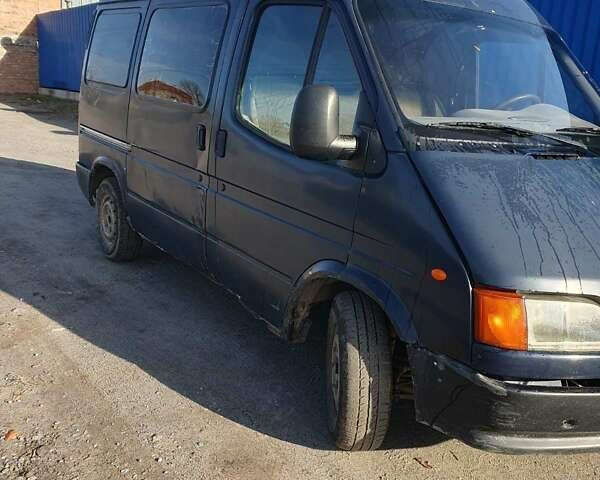 Синий Форд Транзит, объемом двигателя 2.5 л и пробегом 245 тыс. км за 1550 $, фото 4 на Automoto.ua