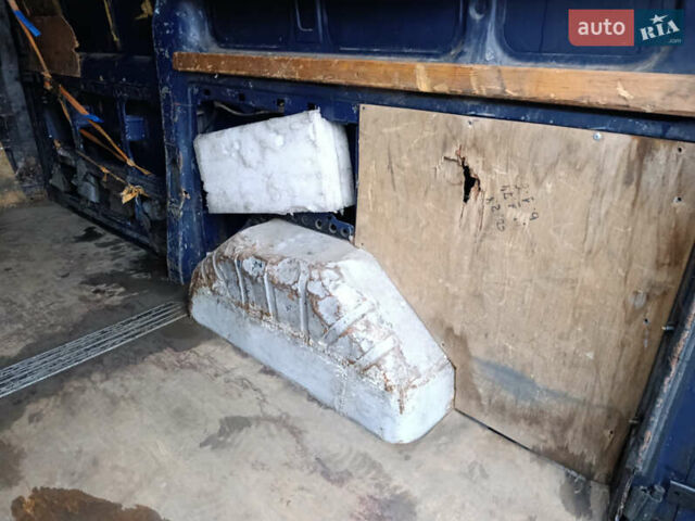 Синий Форд Транзит, объемом двигателя 2 л и пробегом 785 тыс. км за 3100 $, фото 10 на Automoto.ua