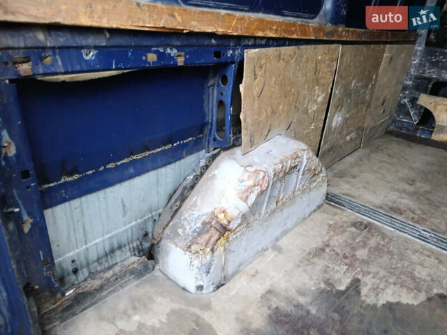 Синий Форд Транзит, объемом двигателя 2 л и пробегом 785 тыс. км за 3100 $, фото 9 на Automoto.ua