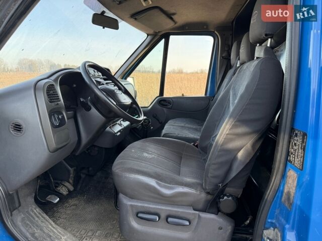Синій Форд Транзит, об'ємом двигуна 2.4 л та пробігом 235 тис. км за 3500 $, фото 28 на Automoto.ua