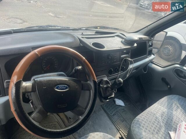 Синий Форд Транзит, объемом двигателя 2.2 л и пробегом 330 тыс. км за 3800 $, фото 4 на Automoto.ua