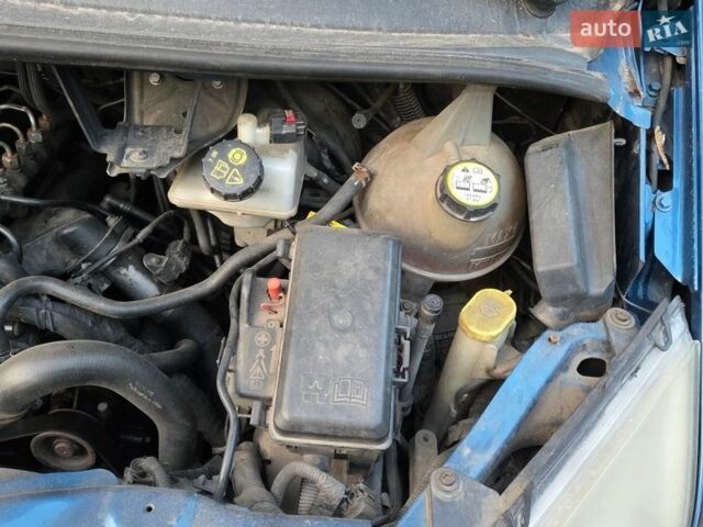 Синий Форд Транзит, объемом двигателя 2.4 л и пробегом 265 тыс. км за 6800 $, фото 3 на Automoto.ua