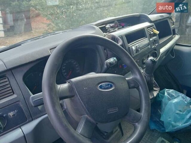 Синий Форд Транзит, объемом двигателя 2.2 л и пробегом 280 тыс. км за 6400 $, фото 2 на Automoto.ua