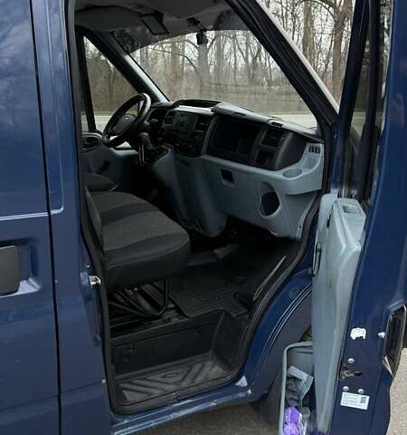 Синій Форд Транзит, об'ємом двигуна 2.4 л та пробігом 337 тис. км за 13500 $, фото 18 на Automoto.ua