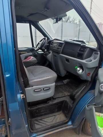 Синий Форд Транзит, объемом двигателя 3.2 л и пробегом 787 тыс. км за 12000 $, фото 4 на Automoto.ua