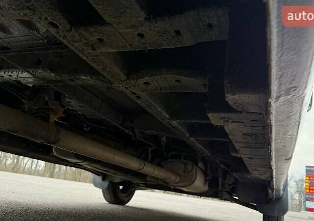 Синій Форд Транзит, об'ємом двигуна 2.4 л та пробігом 337 тис. км за 13500 $, фото 10 на Automoto.ua