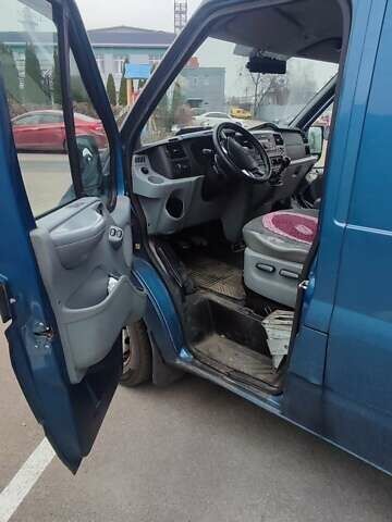 Синий Форд Транзит, объемом двигателя 3.2 л и пробегом 787 тыс. км за 12000 $, фото 6 на Automoto.ua