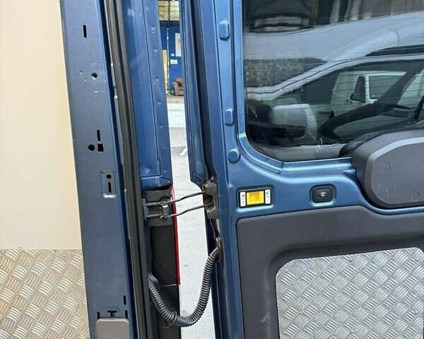 Синій Форд Транзит, об'ємом двигуна 2 л та пробігом 252 тис. км за 18500 $, фото 23 на Automoto.ua