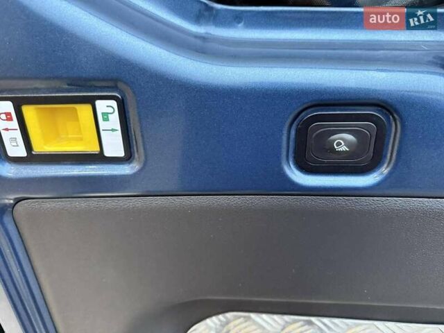 Синій Форд Транзит, об'ємом двигуна 2 л та пробігом 252 тис. км за 18500 $, фото 24 на Automoto.ua