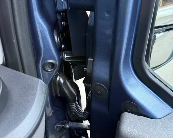 Синій Форд Транзит, об'ємом двигуна 2 л та пробігом 252 тис. км за 18500 $, фото 33 на Automoto.ua