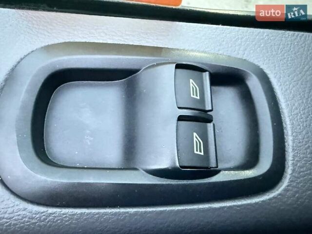 Синій Форд Транзит, об'ємом двигуна 2 л та пробігом 252 тис. км за 18500 $, фото 35 на Automoto.ua