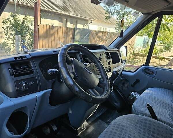 Синий Форд Транзит, объемом двигателя 2.4 л и пробегом 475 тыс. км за 5000 $, фото 1 на Automoto.ua