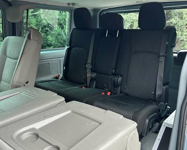 Синий Форд Транзит, объемом двигателя 2.2 л и пробегом 290 тыс. км за 12500 $, фото 15 на Automoto.ua