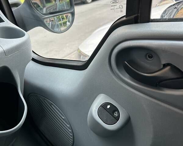 Синий Форд Транзит, объемом двигателя 2.2 л и пробегом 290 тыс. км за 12500 $, фото 27 на Automoto.ua