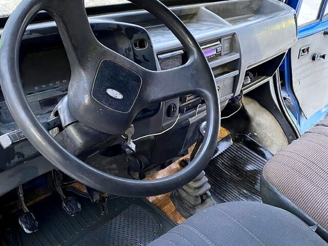 Синий Форд Транзит, объемом двигателя 2.5 л и пробегом 210 тыс. км за 1300 $, фото 6 на Automoto.ua