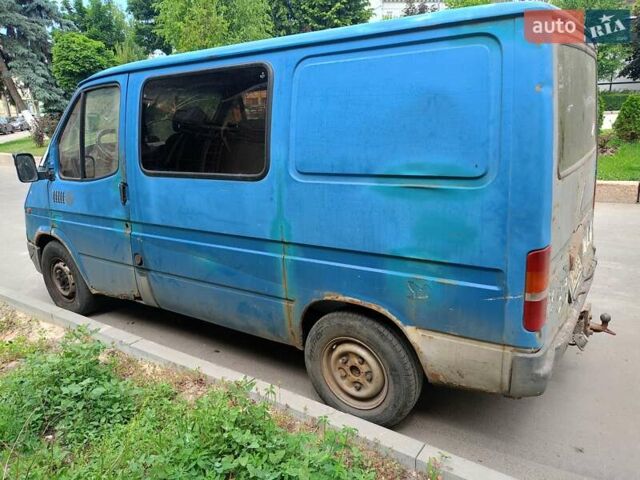 Синий Форд Транзит, объемом двигателя 2.5 л и пробегом 300 тыс. км за 1300 $, фото 2 на Automoto.ua