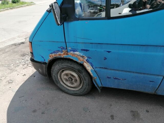 Синий Форд Транзит, объемом двигателя 2 л и пробегом 1000 тыс. км за 1650 $, фото 4 на Automoto.ua