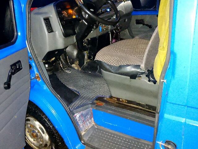 Синій Форд Транзит, об'ємом двигуна 2.5 л та пробігом 308 тис. км за 3000 $, фото 3 на Automoto.ua