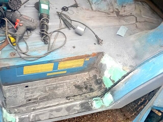 Синій Форд Транзит, об'ємом двигуна 2.5 л та пробігом 200 тис. км за 1500 $, фото 3 на Automoto.ua