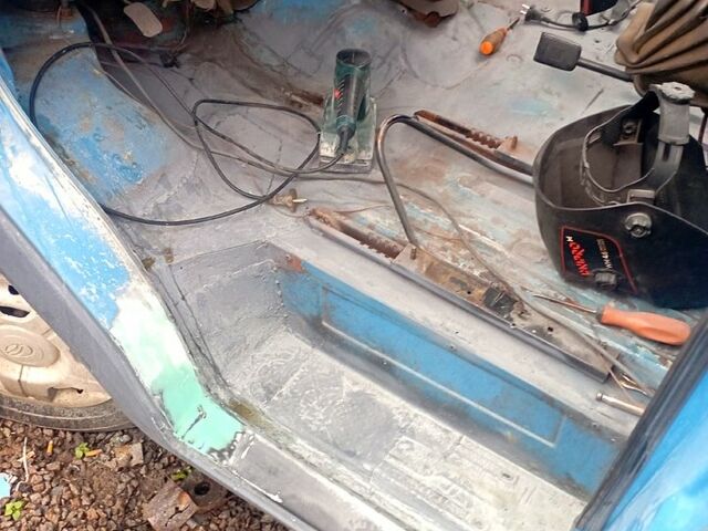 Синій Форд Транзит, об'ємом двигуна 2.5 л та пробігом 200 тис. км за 1500 $, фото 2 на Automoto.ua