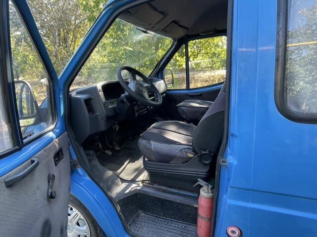 Синій Форд Транзит, об'ємом двигуна 2.5 л та пробігом 380 тис. км за 2500 $, фото 3 на Automoto.ua