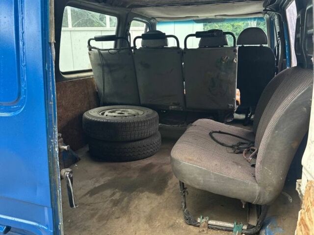 Синий Форд Транзит, объемом двигателя 2.5 л и пробегом 130 тыс. км за 1202 $, фото 6 на Automoto.ua
