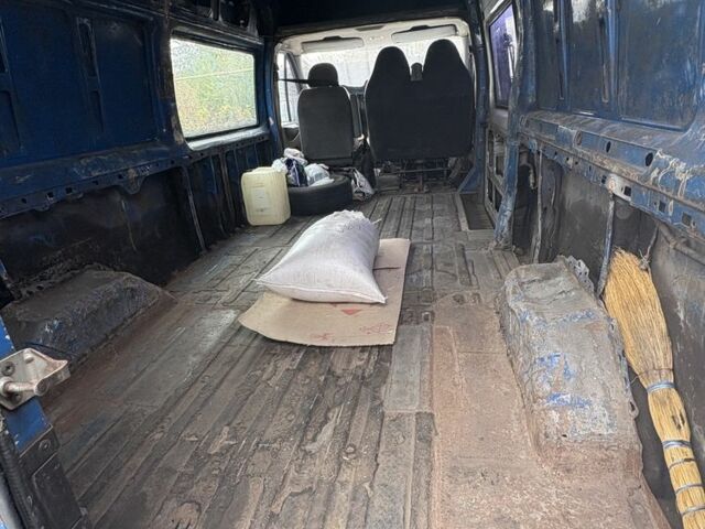 Синій Форд Транзит, об'ємом двигуна 2.4 л та пробігом 300 тис. км за 2500 $, фото 5 на Automoto.ua