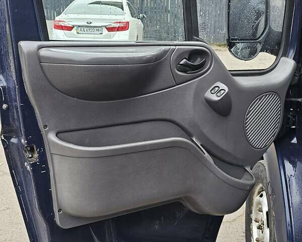 Синій Форд Транзит, об'ємом двигуна 1.99 л та пробігом 400 тис. км за 3300 $, фото 5 на Automoto.ua