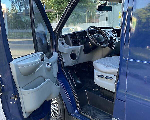 Синий Форд Транзит, объемом двигателя 2.4 л и пробегом 377 тыс. км за 7800 $, фото 4 на Automoto.ua